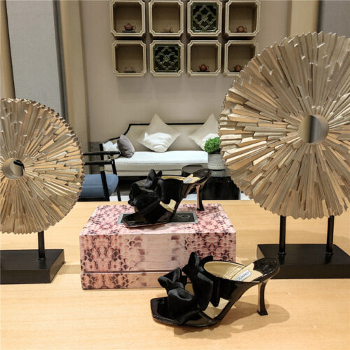 High Quality Luxury Jimmy Choo Bow Crinkle Sandals – Style 44983 product detail