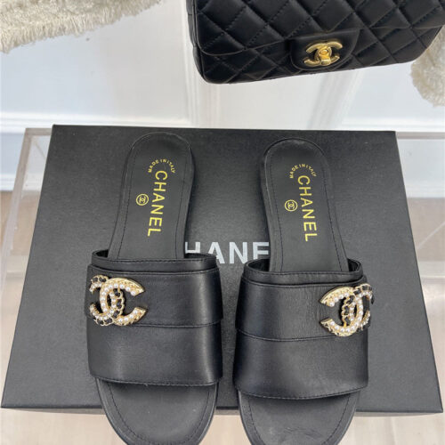 High Quality Luxury Chanel Cc Pearl Rhinestone Buckle Slippers product detail