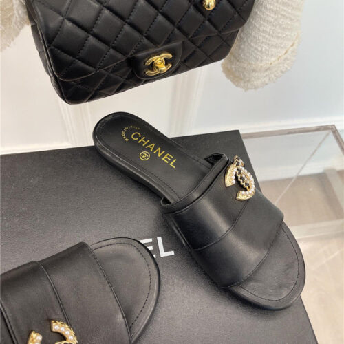 High Quality Luxury Chanel Cc Pearl Rhinestone Buckle Slippers product detail