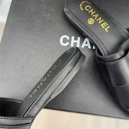 High Quality Luxury Chanel Cc Pearl Rhinestone Buckle Slippers product detail