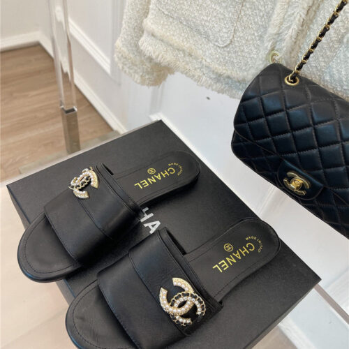 High Quality Luxury Chanel Cc Pearl Rhinestone Buckle Slippers product detail