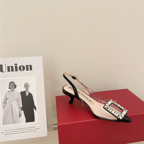 High Quality Luxury Roger Vivier New Crystal Buckle Cat Heel Shoes product detail