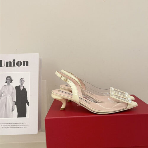 High Quality Luxury Roger Vivier New Crystal Buckle Cat Heel Shoes – Style 81172 product detail