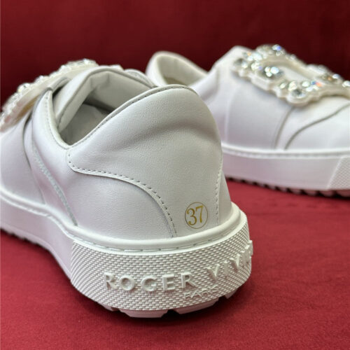 High Quality Luxury Roger Vivier Light And Soft Loafers – Style 59732 product detail