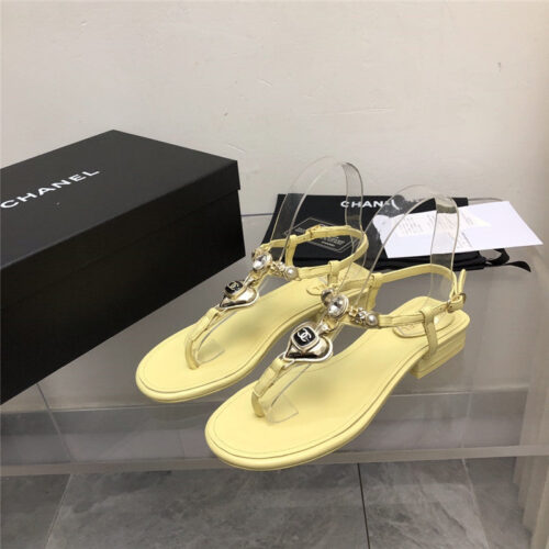 High Quality Luxury Chanel New Holiday Love Gemstone T Word Sandals – Style 50342 product detail