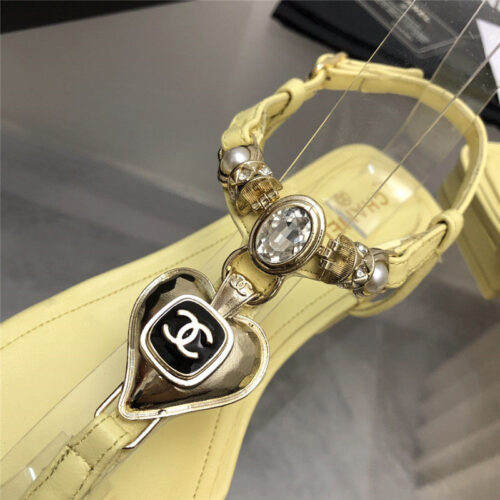 High Quality Luxury Chanel New Holiday Love Gemstone T Word Sandals – Style 50342 product detail