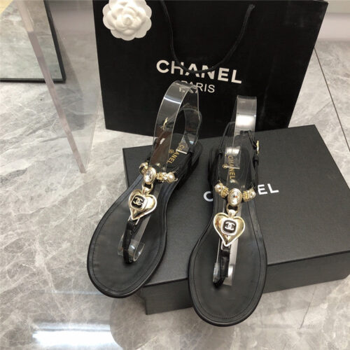 High Quality Luxury Chanel New Holiday Love Gemstone T Word Sandals alternate view