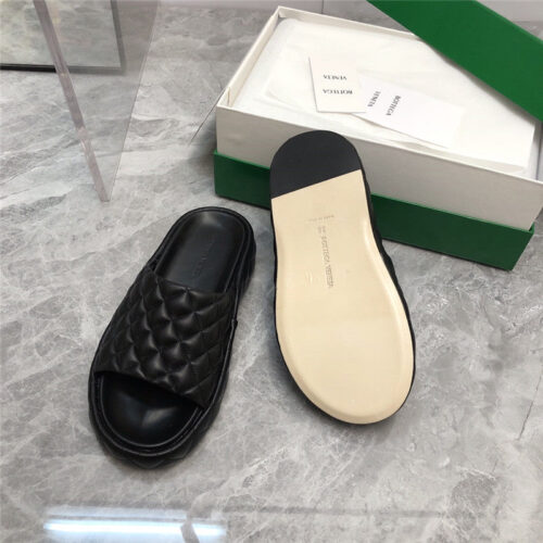 High Quality Luxury Bottega Veneta Plaid Leather Slides product detail