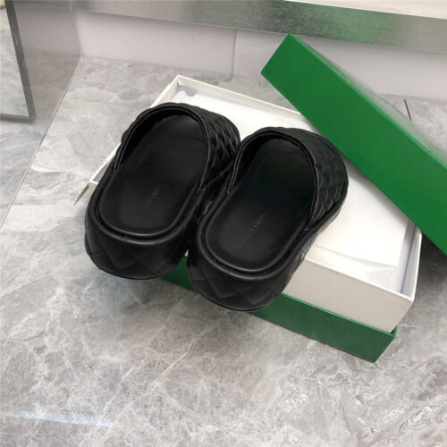High Quality Luxury Bottega Veneta Plaid Leather Slides product detail