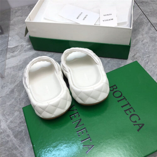 High Quality Luxury Bottega Veneta Plaid Leather Slides – Style 35910 product detail