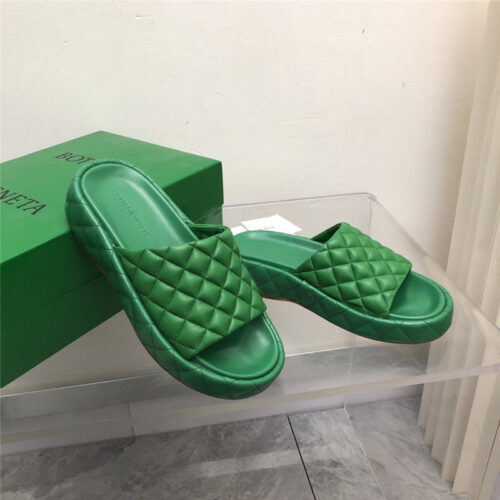 High Quality Luxury Bottega Veneta Plaid Leather Slides – Style 65286 product detail