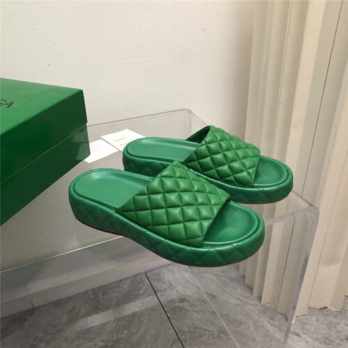 High Quality Luxury Bottega Veneta Plaid Leather Slides – Style 65286 product detail