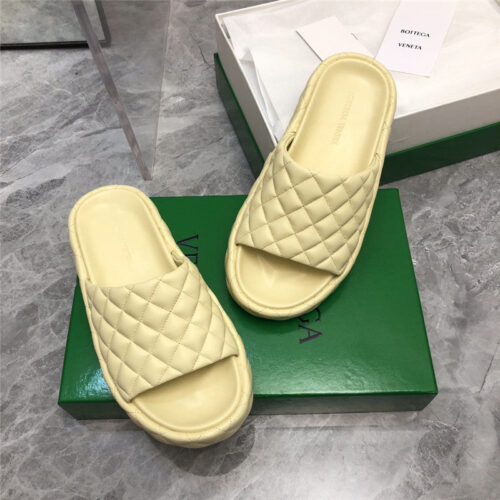 High Quality Luxury Bottega Veneta Plaid Leather Slides – Style 61894 product detail