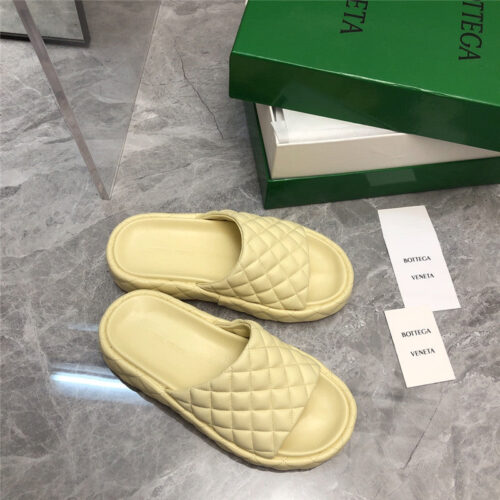 High Quality Luxury Bottega Veneta Plaid Leather Slides – Style 61894 product detail