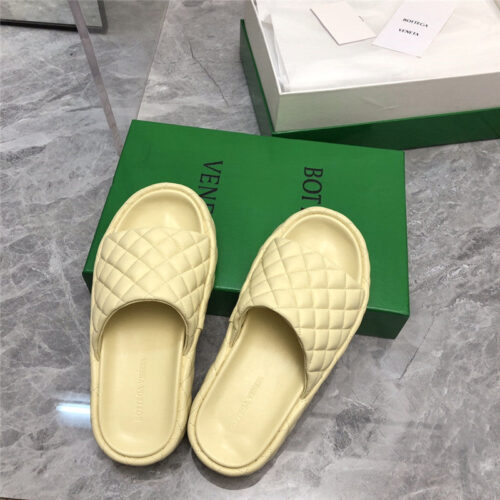 High Quality Luxury Bottega Veneta Plaid Leather Slides – Style 61894 product detail