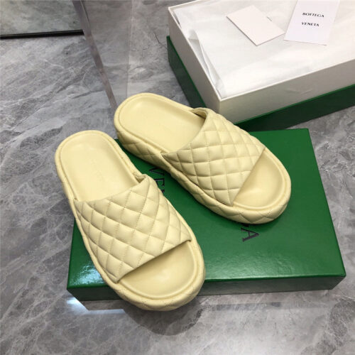 High Quality Luxury Bottega Veneta Plaid Leather Slides – Style 61894 product detail