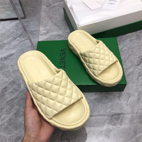 High Quality Luxury Bottega Veneta Plaid Leather Slides – Style 61894 product detail