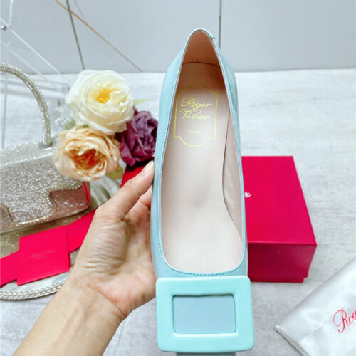 High Quality Luxury Roger Vivier New Patent Leather Pumps product detail