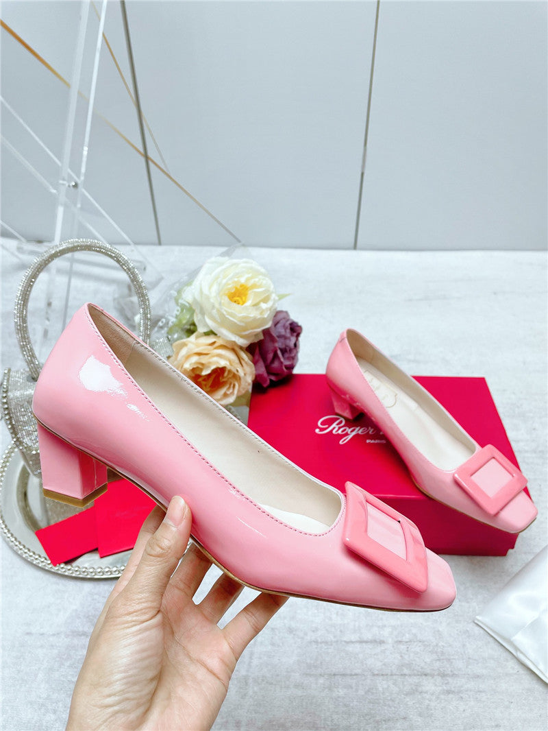 High Quality Luxury Roger Vivier New Patent Leather Pumps – Style 96372 product detail