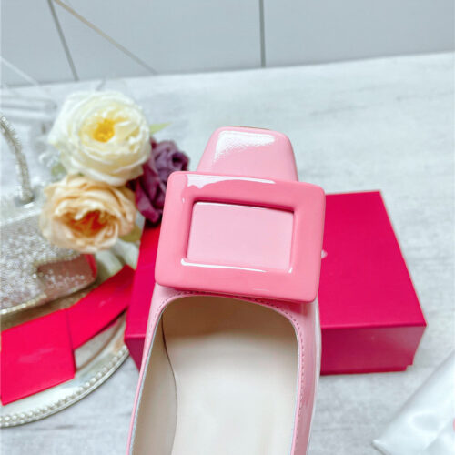 High Quality Luxury Roger Vivier New Patent Leather Pumps – Style 96372 product detail