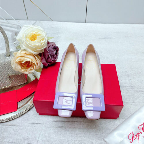 High Quality Luxury Roger Vivier New Patent Leather Pumps – Style 94676 product detail