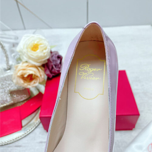 High Quality Luxury Roger Vivier New Patent Leather Pumps – Style 94676 product detail
