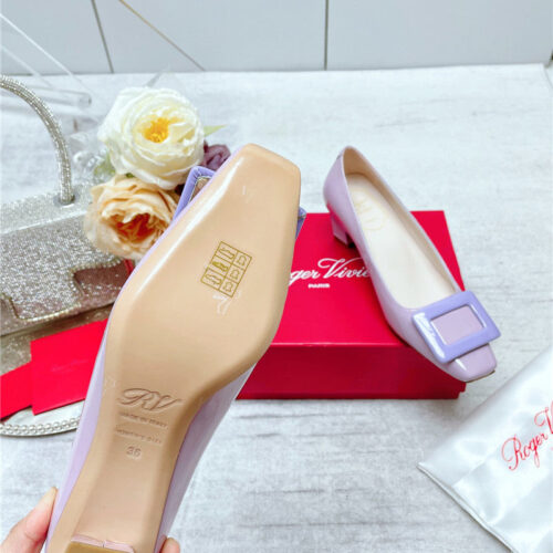 High Quality Luxury Roger Vivier New Patent Leather Pumps – Style 94676 product detail