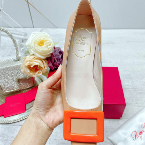 High Quality Luxury Roger Vivier New Patent Leather Pumps – Style 58516 product detail