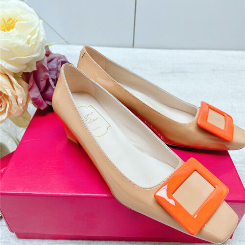 High Quality Luxury Roger Vivier New Patent Leather Pumps – Style 58516