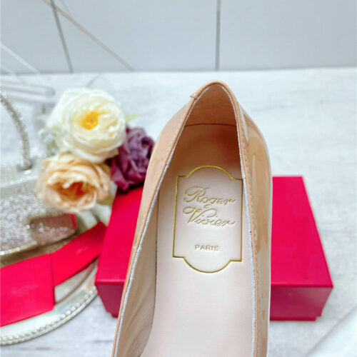 High Quality Luxury Roger Vivier New Patent Leather Pumps – Style 58516 product detail