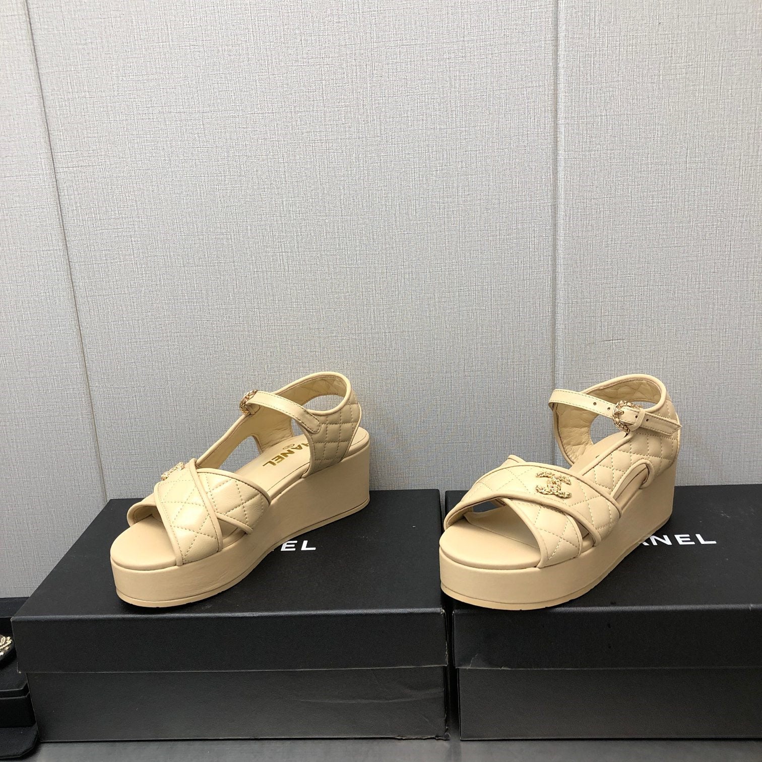 High Quality Luxury Chanel Hot Holiday Series Sandals product detail