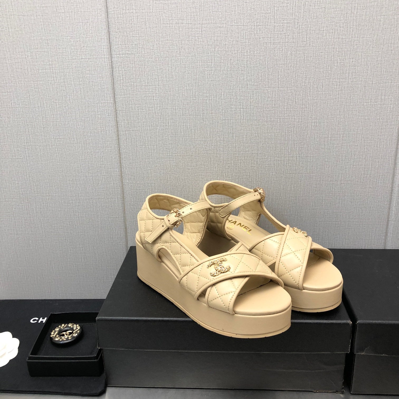 High Quality Luxury Chanel Hot Holiday Series Sandals product detail