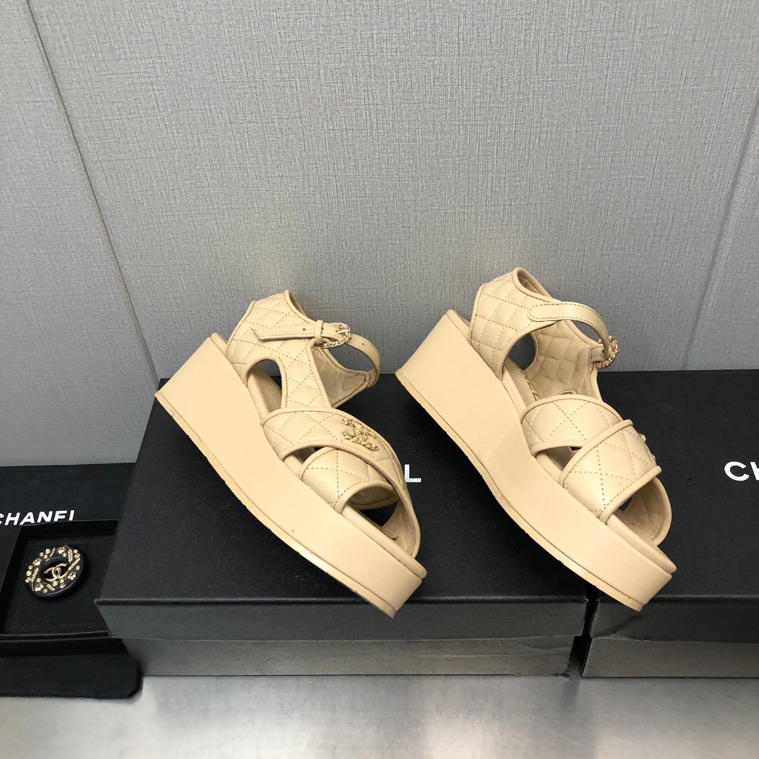 High Quality Luxury Chanel Hot Holiday Series Sandals product detail