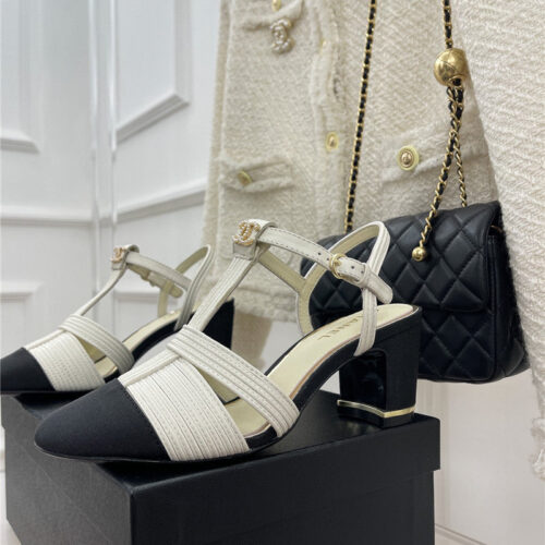 High Quality Luxury Chanel New Most Beautiful Chunky Heel Sandals product detail