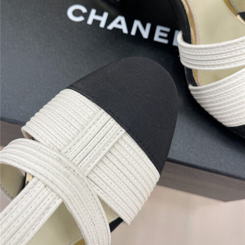 High Quality Luxury Chanel New Most Beautiful Chunky Heel Sandals product detail