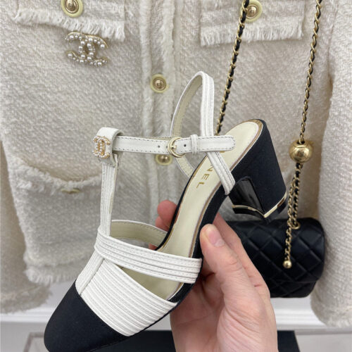 High Quality Luxury Chanel New Most Beautiful Chunky Heel Sandals alternate view