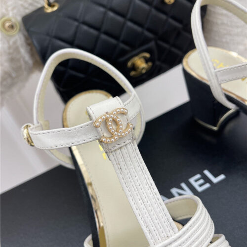 High Quality Luxury Chanel New Most Beautiful Chunky Heel Sandals product detail