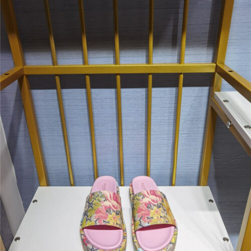 High Quality Luxury Gucci Latest Limited Edition Platform Sandals – Style 09811 product detail