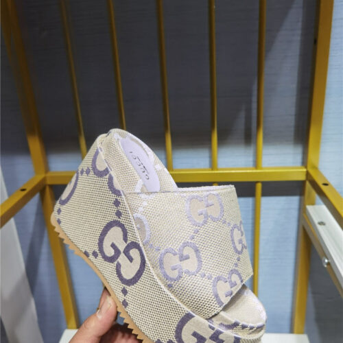 High Quality Luxury Gucci Latest Limited Edition Platform Sandals alternate view