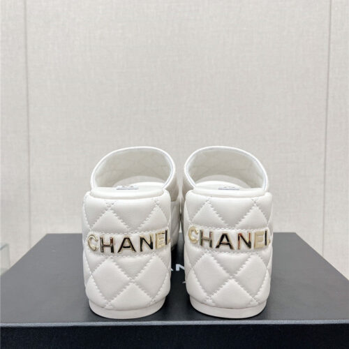 High Quality Luxury Chanel Rhombus Water Platform Platform Slippers alternate view