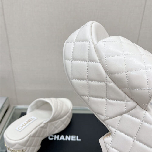 High Quality Luxury Chanel Rhombus Water Platform Platform Slippers product detail