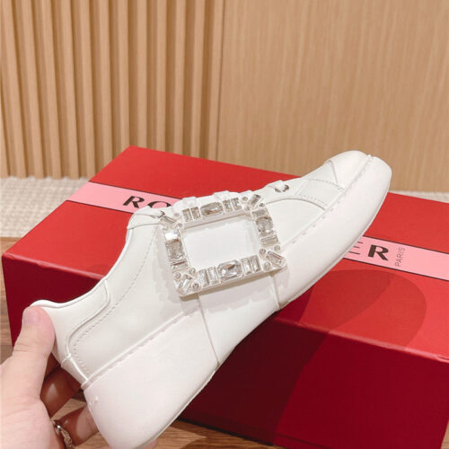 High Quality Luxury Roger Vivier New Diamond Buckle White Shoes alternate view