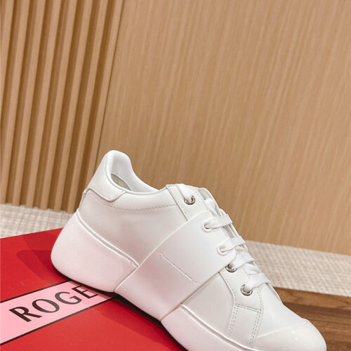 High Quality Luxury Roger Vivier New Diamond Buckle White Shoes product detail