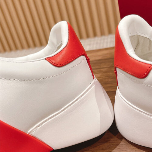 High Quality Luxury Roger Vivier New Diamond Buckle White Shoes – Style 74932 product detail