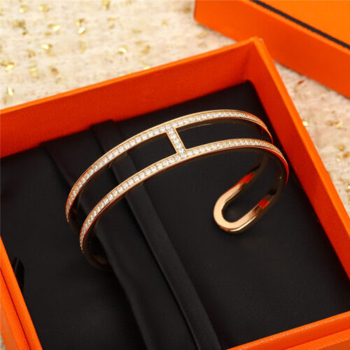 High Quality Luxury Hermes Pig Nose Hand alternate view