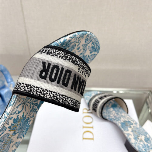 High Quality Luxury Dior Word Embroidery Slippers product detail