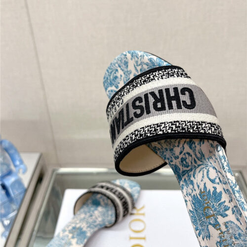 High Quality Luxury Dior Word Embroidery Slippers product detail