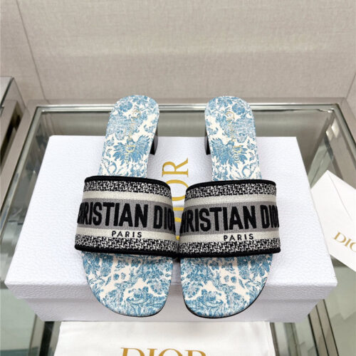 High Quality Luxury Dior Word Embroidery Slippers product detail