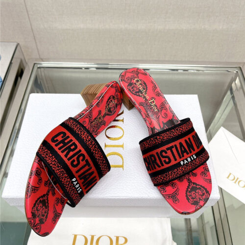 High Quality Luxury Dior Word Embroidery Slippers – Style 01830 product detail