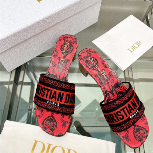 High Quality Luxury Dior Word Embroidery Slippers – Style 01830 product detail